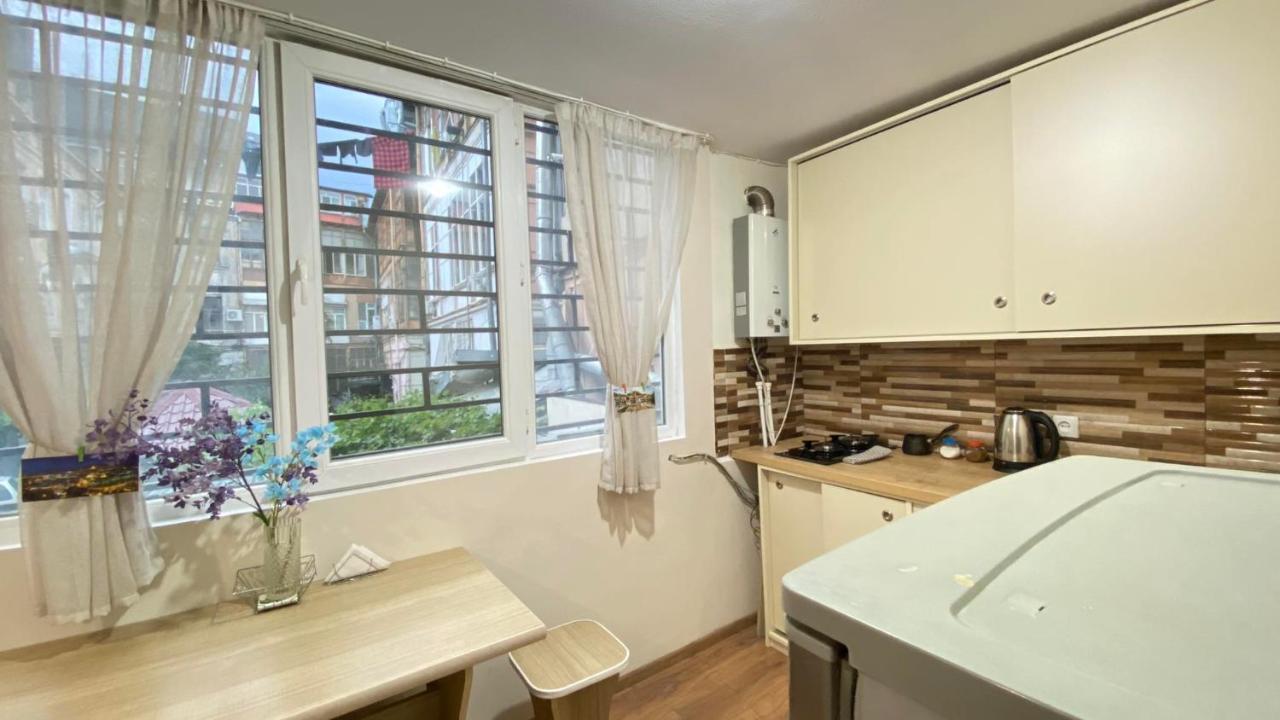 Freedom Square Apartment Tbilisi Exterior photo